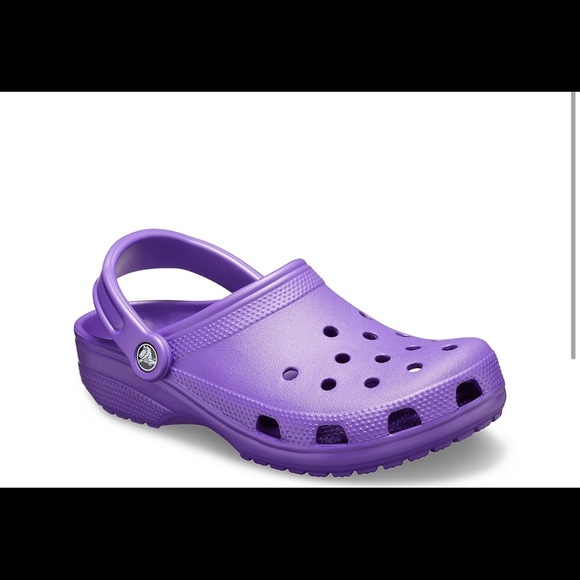 all color crocs